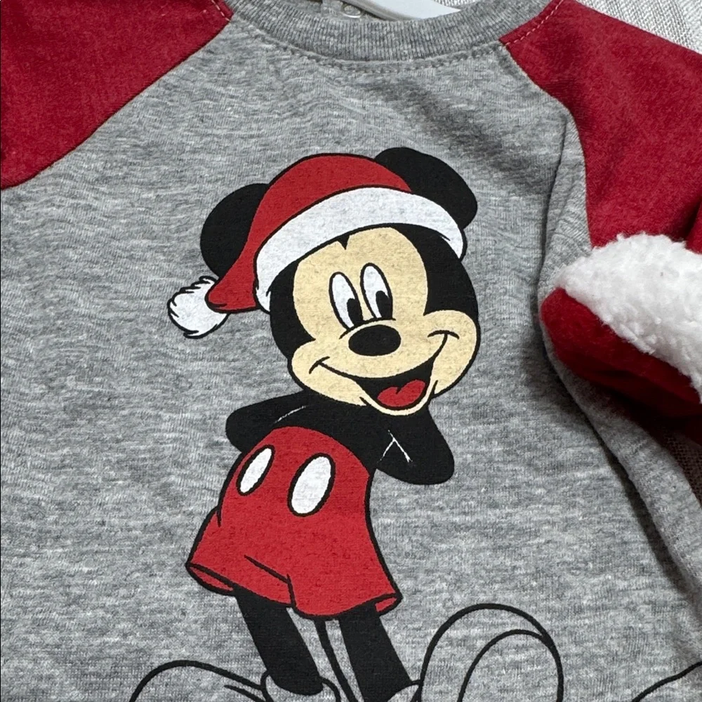 Disney NB outfit snap neck and legs with Santa Hat Mickey Mouse NWT